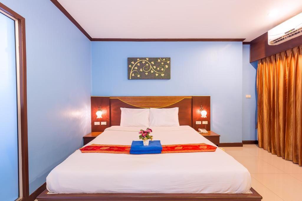 Sharaya Boutique Complex Hotel Patong Bagian luar foto