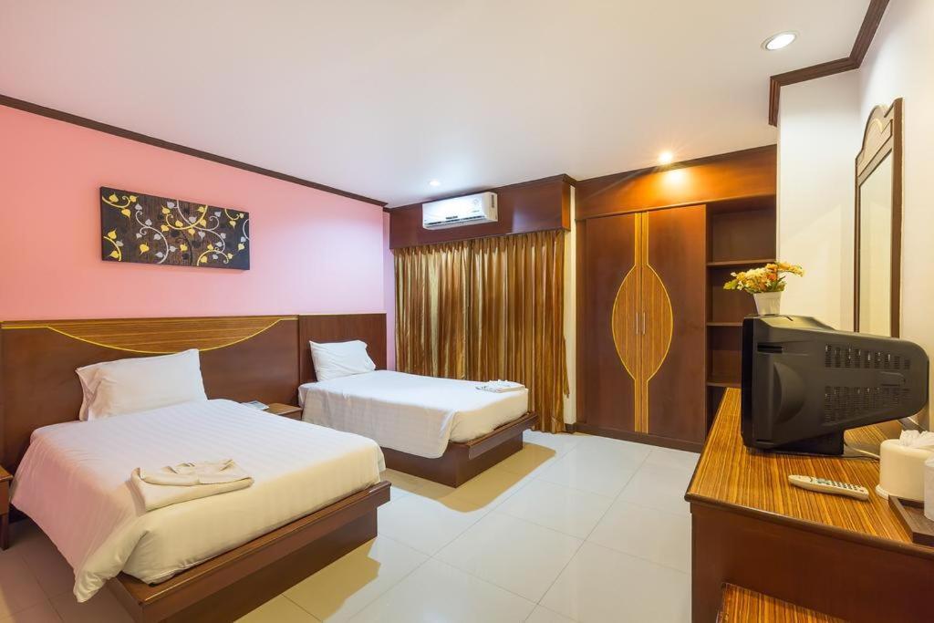 Sharaya Boutique Complex Hotel Patong Bagian luar foto