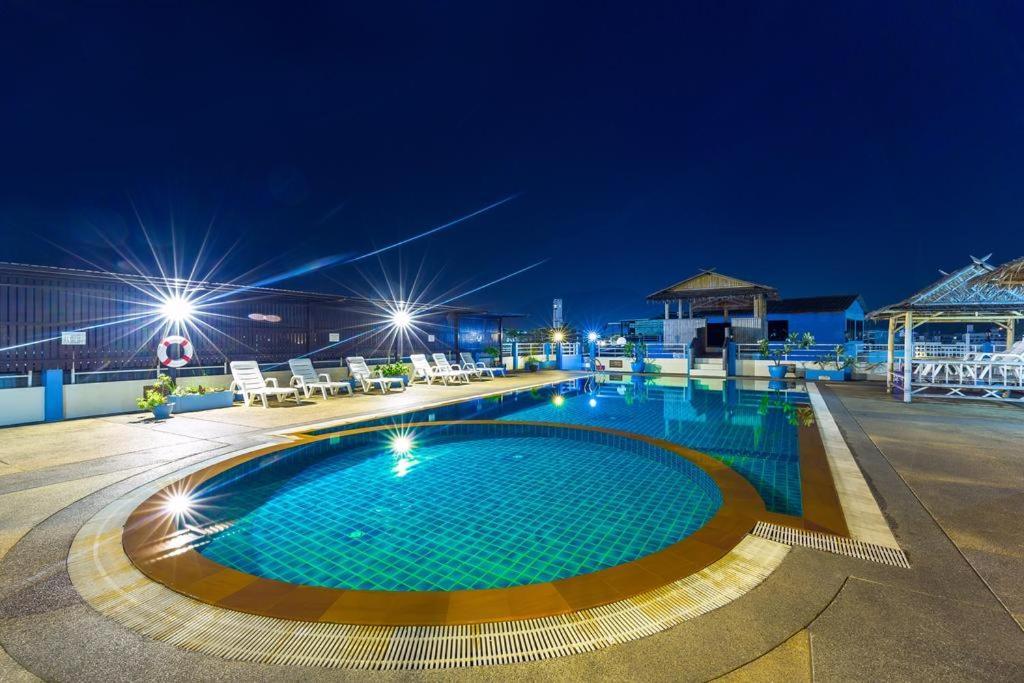 Sharaya Boutique Complex Hotel Patong Bagian luar foto